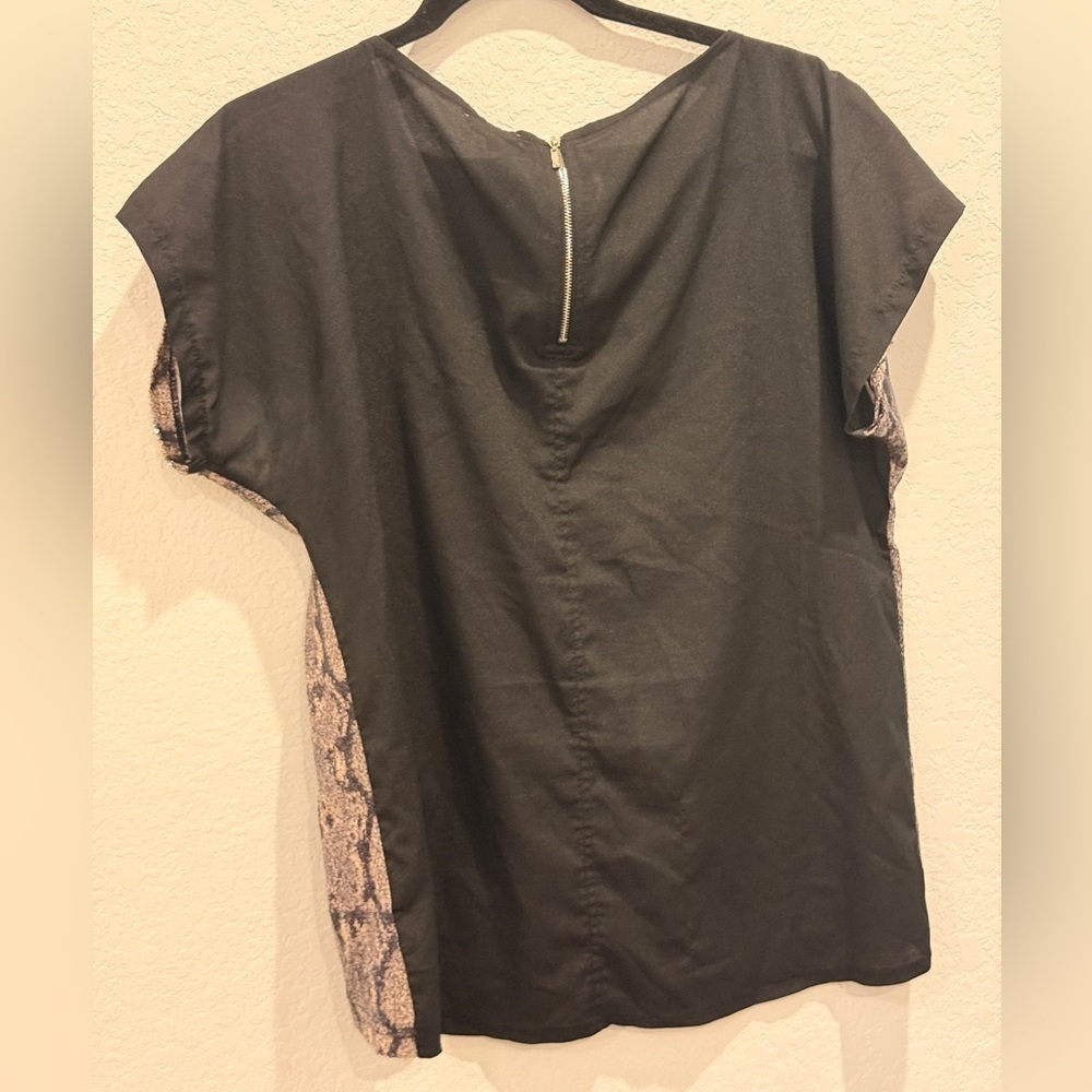 Women's Snake Print‎ Top - Picture 4 of 6